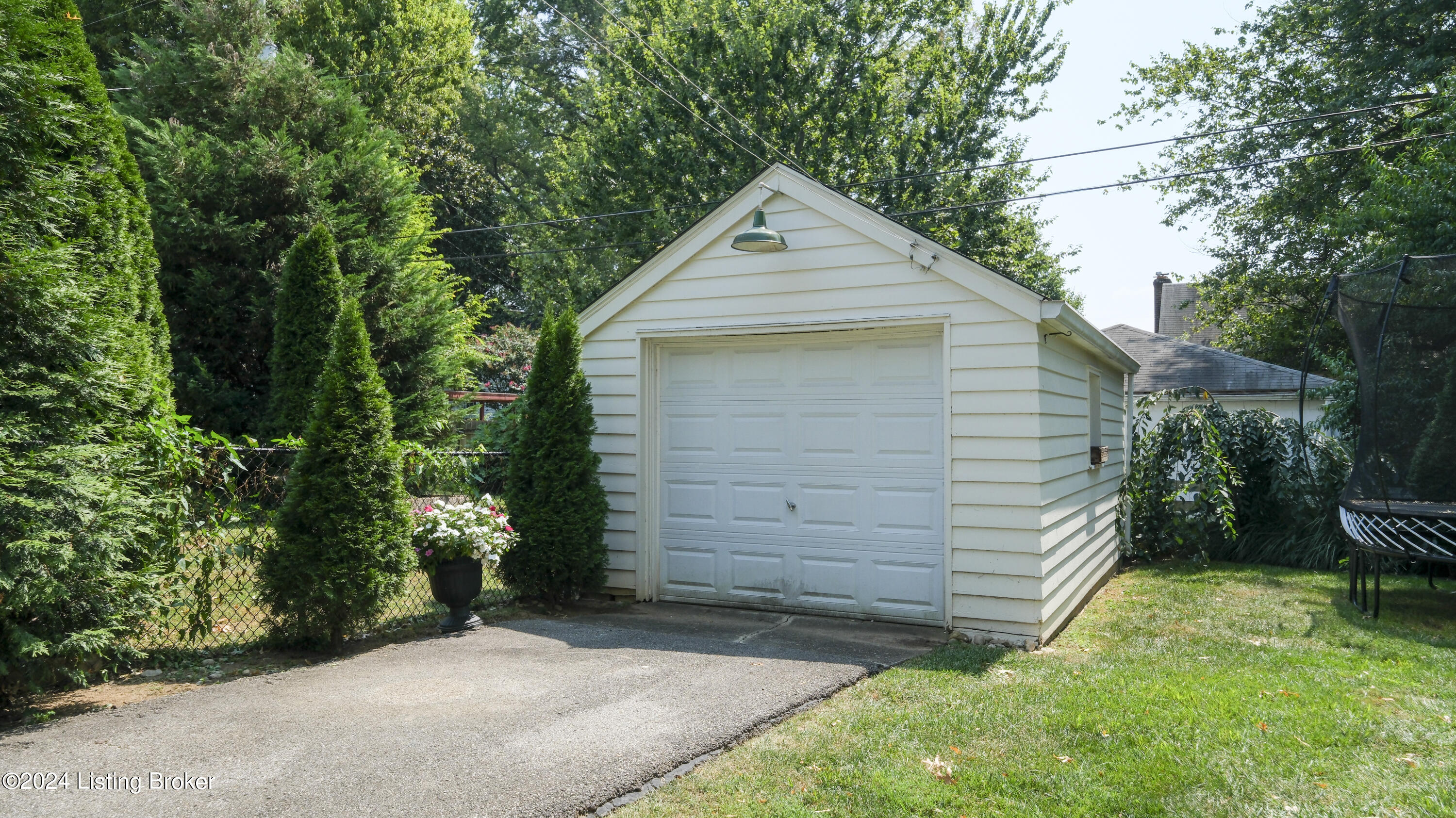 4002 Alton Road Louisville, KY 40207 - Photo 28 of 29 4002 Alton Rd-139