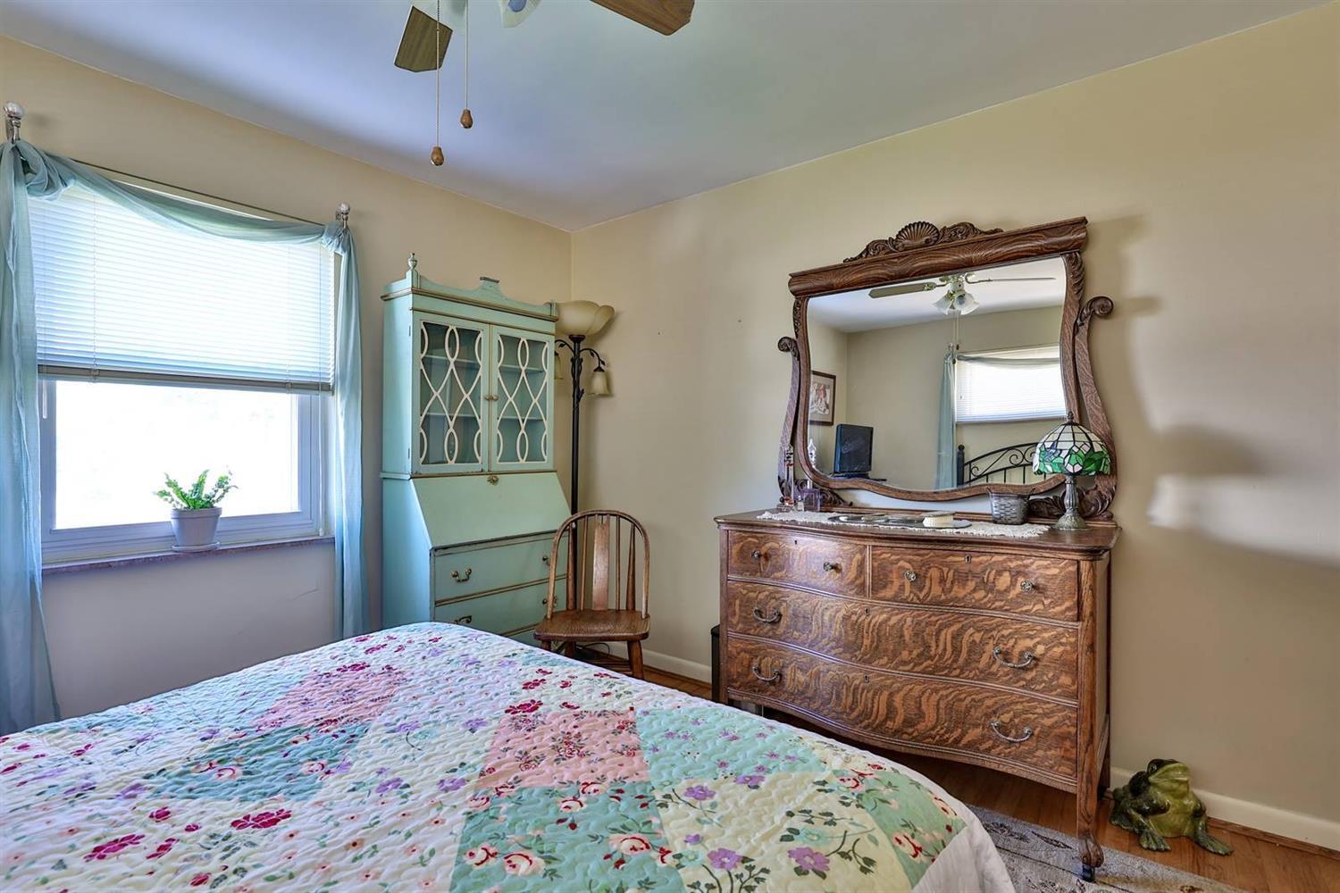 5962 Lawrence Road Cincinnati, OH 45248 - Photo 34 of 43