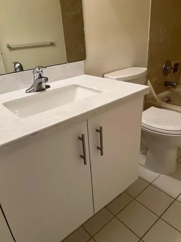 $2,000 | 3188 Windrush Bourne, Unit 2, Sarasota, FL 34235