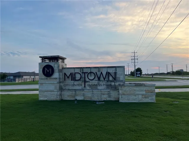 $2,045 | 925 Kickapoo Lane, College Station, TX 77845