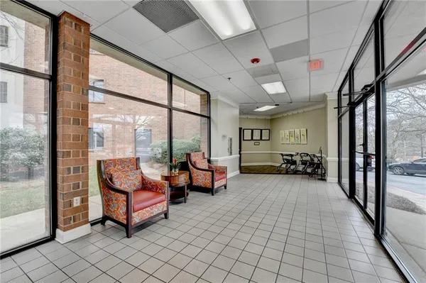 $2,448 | 300 Johnson Ferry Road, Unit A112, Atlanta, GA 30328