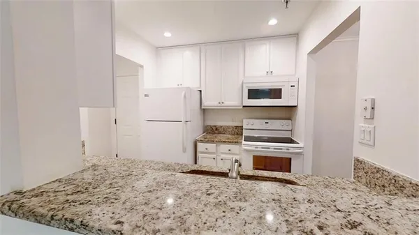 $2,448 | 300 Johnson Ferry Road, Unit A112, Atlanta, GA 30328