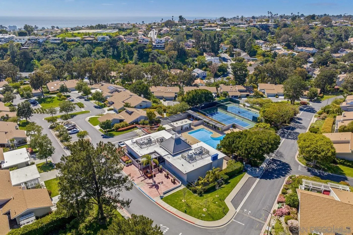 5625 Caminito Isla La Jolla, CA 92037 - Photo 26 of 29 an aerial view of residential houses with outdoor space