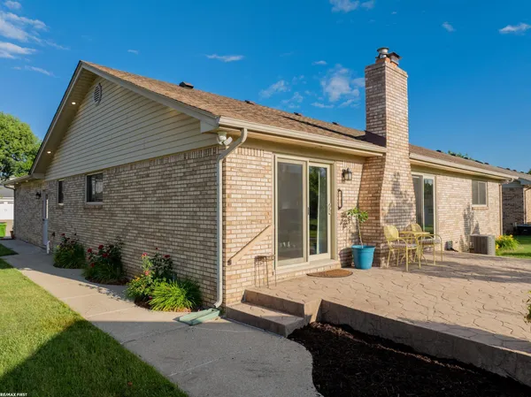$429,000 | 47584 Mt Vesuvius Drive, Macomb, MI 48044