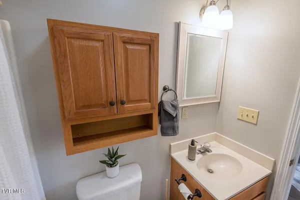 $1,200 | 109 Midnight Drive, Unit 2, Elizabethton, TN 37643