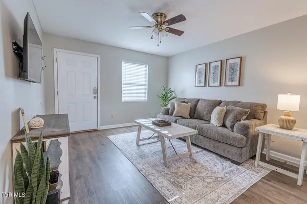 $1,200 | 109 Midnight Drive, Unit 2, Elizabethton, TN 37643