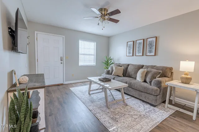 $1,000 | 109 Midnight Drive, Unit 2, Elizabethton, TN 37643