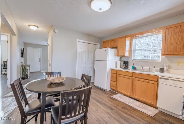 $1,200 | 109 Midnight Drive, Unit 2, Elizabethton, TN 37643