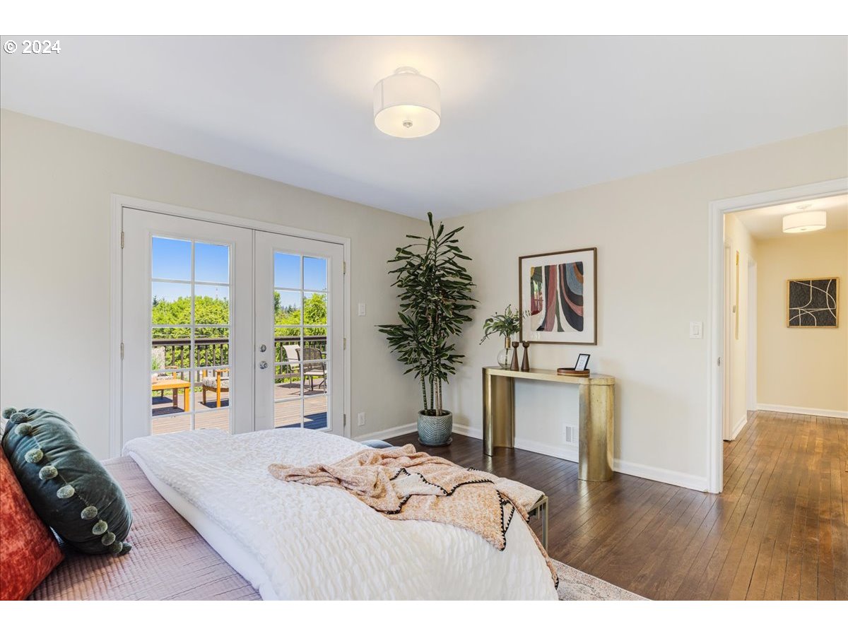 3345 Southwest Primrose Street Portland, OR 97219 - Photo 17 of 47 Gallery Image 17