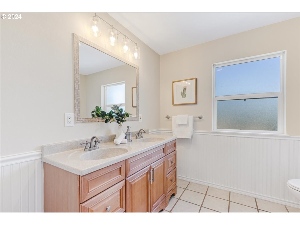 3345 Southwest Primrose Street Portland, OR 97219 - Photo 20 of 47 Gallery Image 20