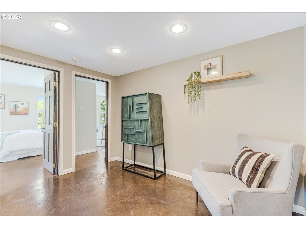 3345 Southwest Primrose Street Portland, OR 97219 - Photo 28 of 47 Gallery Image 28