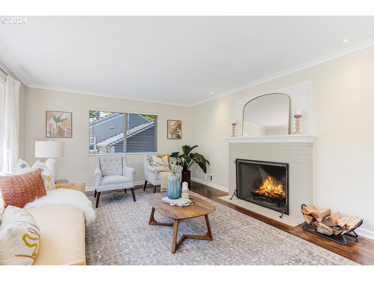 3345 Southwest Primrose Street Portland, OR 97219 - Photo 6 of 47 Gallery Image 6