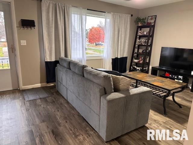 1835 Cedar Street Jacksonville, IL 62650 - Photo 2 of 31