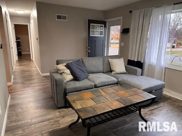 $157,500 | 1835 Cedar Street, Jacksonville, IL 62650