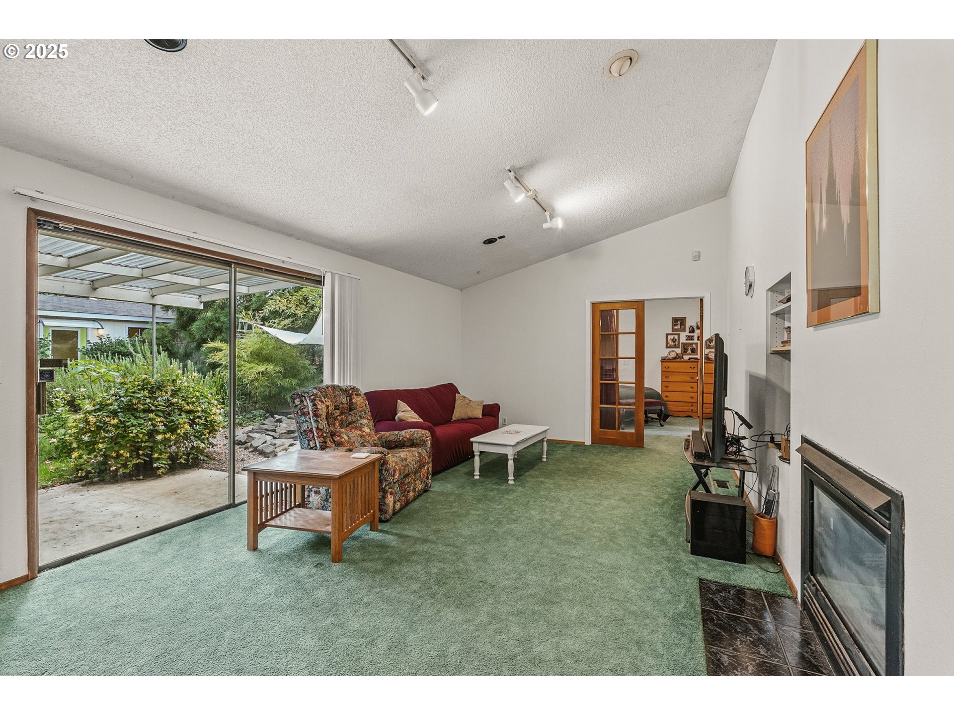 3515 Regent Avenue Eugene, OR 97401 - Photo 12 of 45 Kitchen