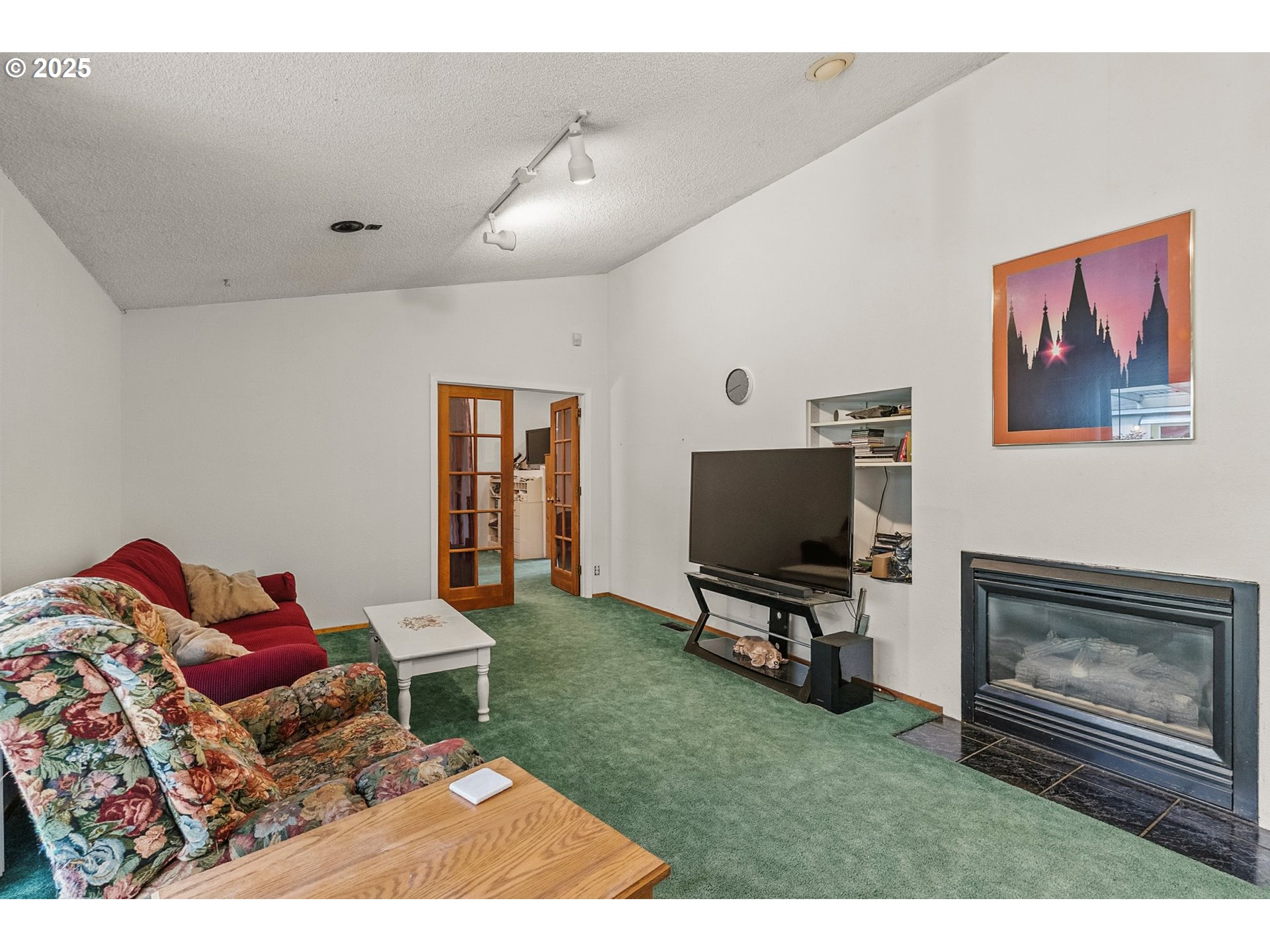 3515 Regent Avenue Eugene, OR 97401 - Photo 13 of 45 Kitchen/Family Room