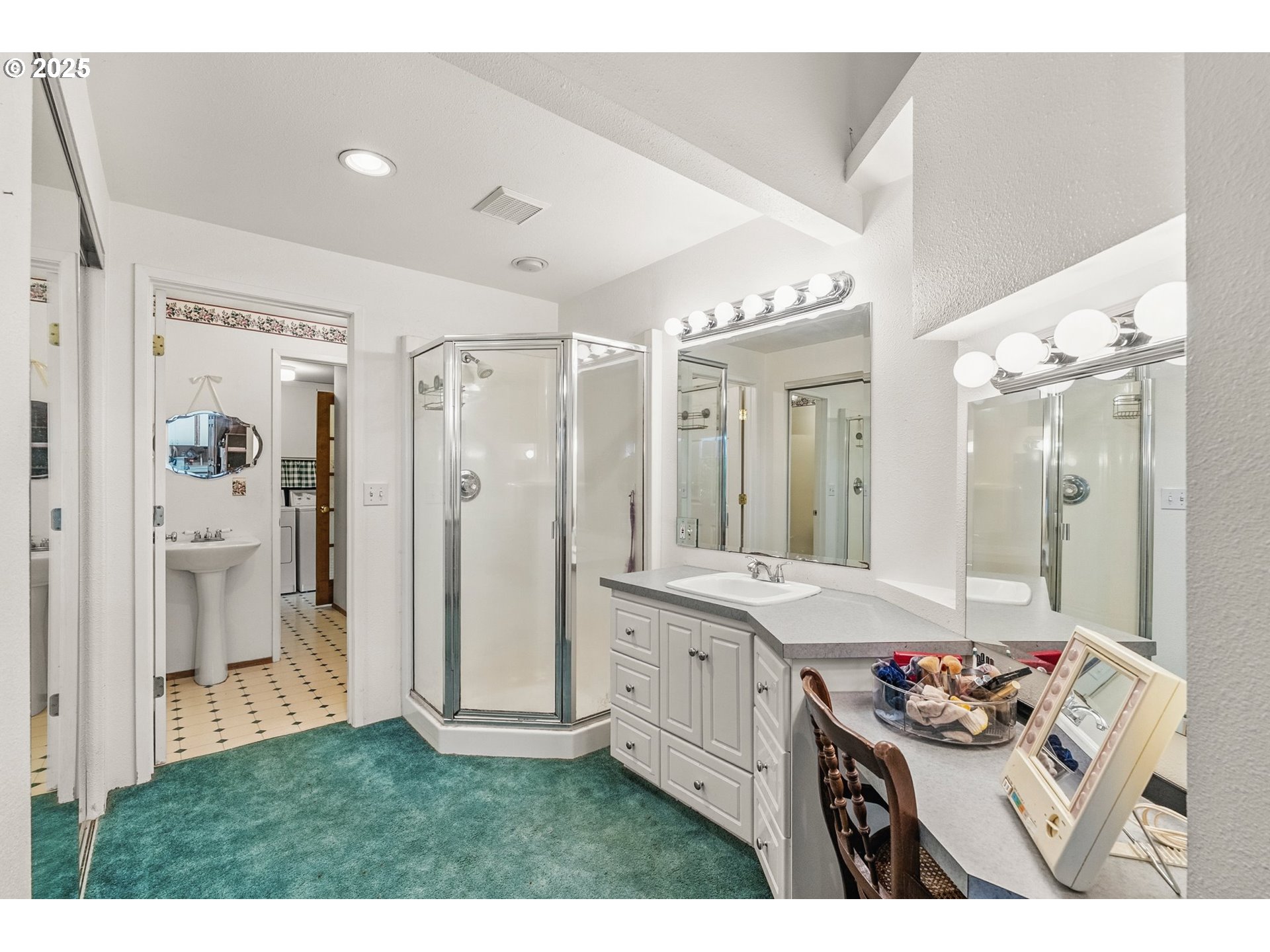 3515 Regent Avenue Eugene, OR 97401 - Photo 18 of 45 Bedroom, Owner's Suite