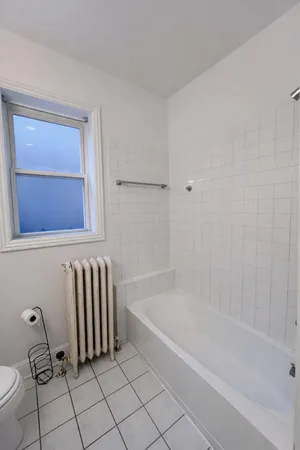 $2,300 | 3716 North Cicero Avenue, Unit 2E, Chicago, IL 60641