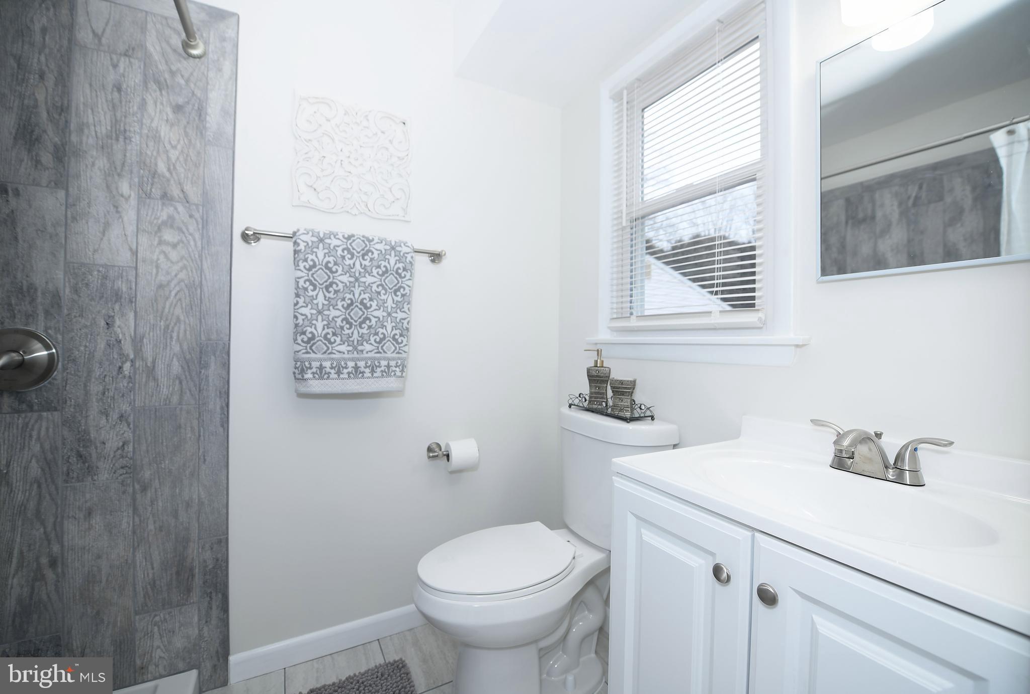 8501 Oakleigh Road Baltimore, MD 21234 - Photo 14 of 30 Master Bath