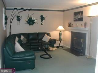 2209 Rittenhouse Square Bensalem, PA 19020 - Photo 4 of 6 Gallery Image 4