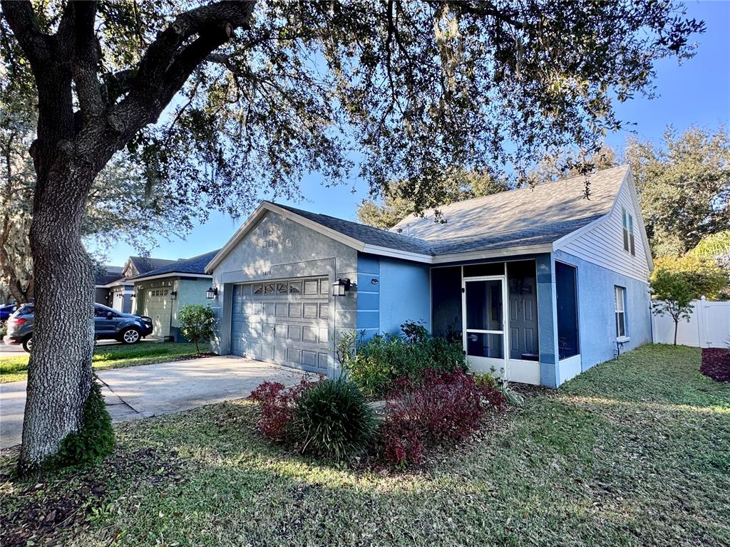 5817 Tanagerlake Road Lithia, FL 33547 - Photo 3 of 4