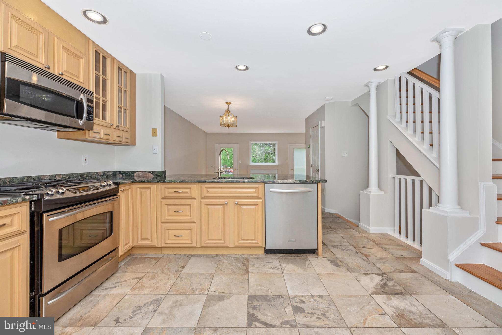 68 Victoria Square Frederick, MD 21702 - Photo 24 of 54 Kitchen