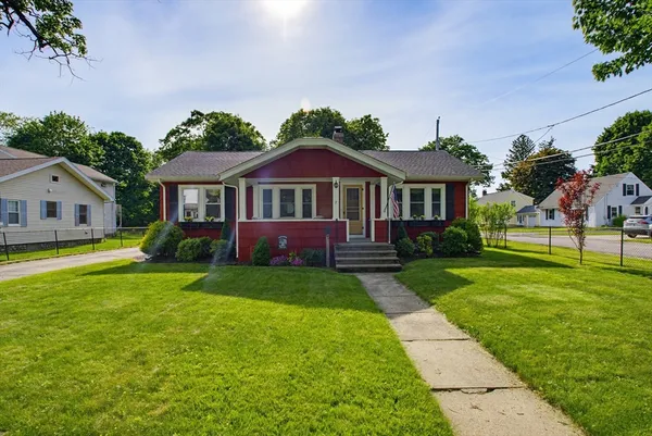 $447,900 | 7 West Street, Oxford, MA 01540