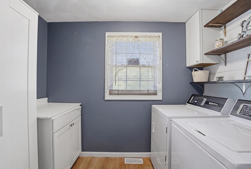 160 Gray Road Templeton, MA 01468 - Photo 32 of 42 a utility room with dryer and washer