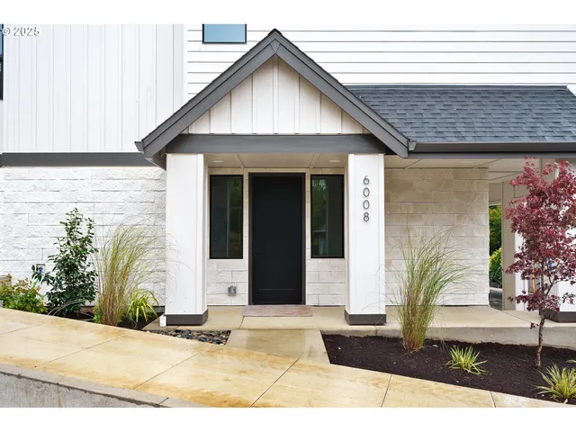 $929,860 | 6008 Southwest 18th Drive, Portland, OR 97239