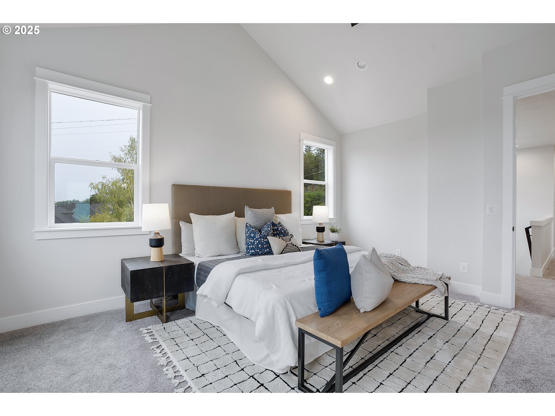 6008 Southwest 18th Drive Portland, OR 97239 - Photo 31 of 47