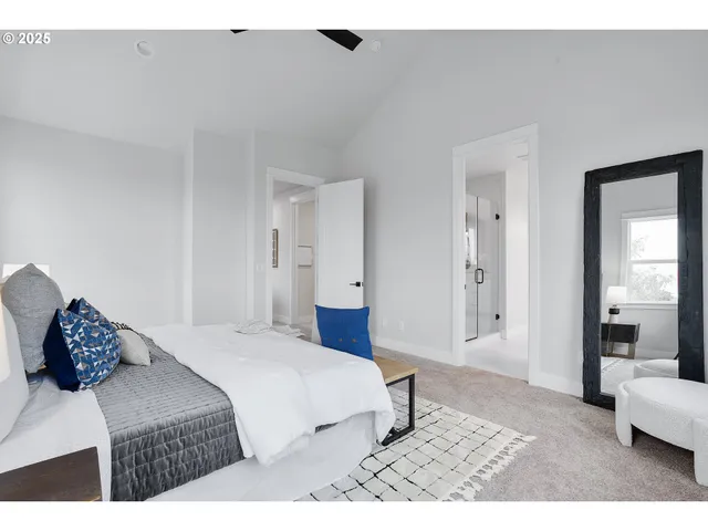 $929,860 | 6008 Southwest 18th Drive, Portland, OR 97239