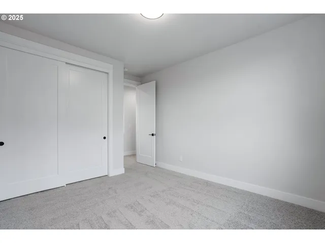 $929,860 | 6008 Southwest 18th Drive, Portland, OR 97239