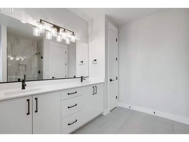 $929,860 | 6008 Southwest 18th Drive, Portland, OR 97239