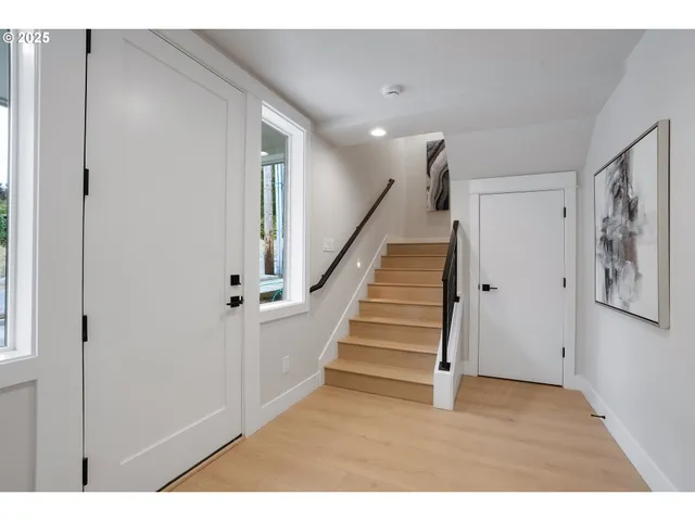 $929,860 | 6008 Southwest 18th Drive, Portland, OR 97239