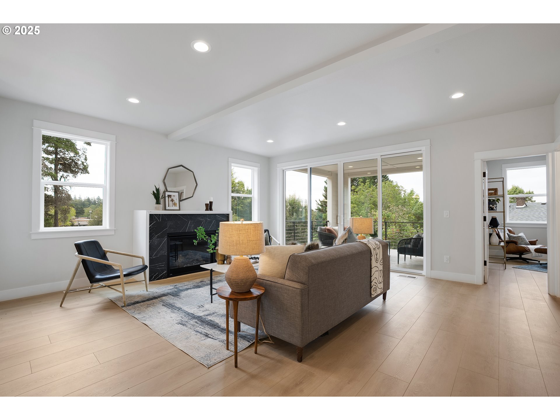 6008 Southwest 18th Drive Portland, OR 97239 - Photo 10 of 47