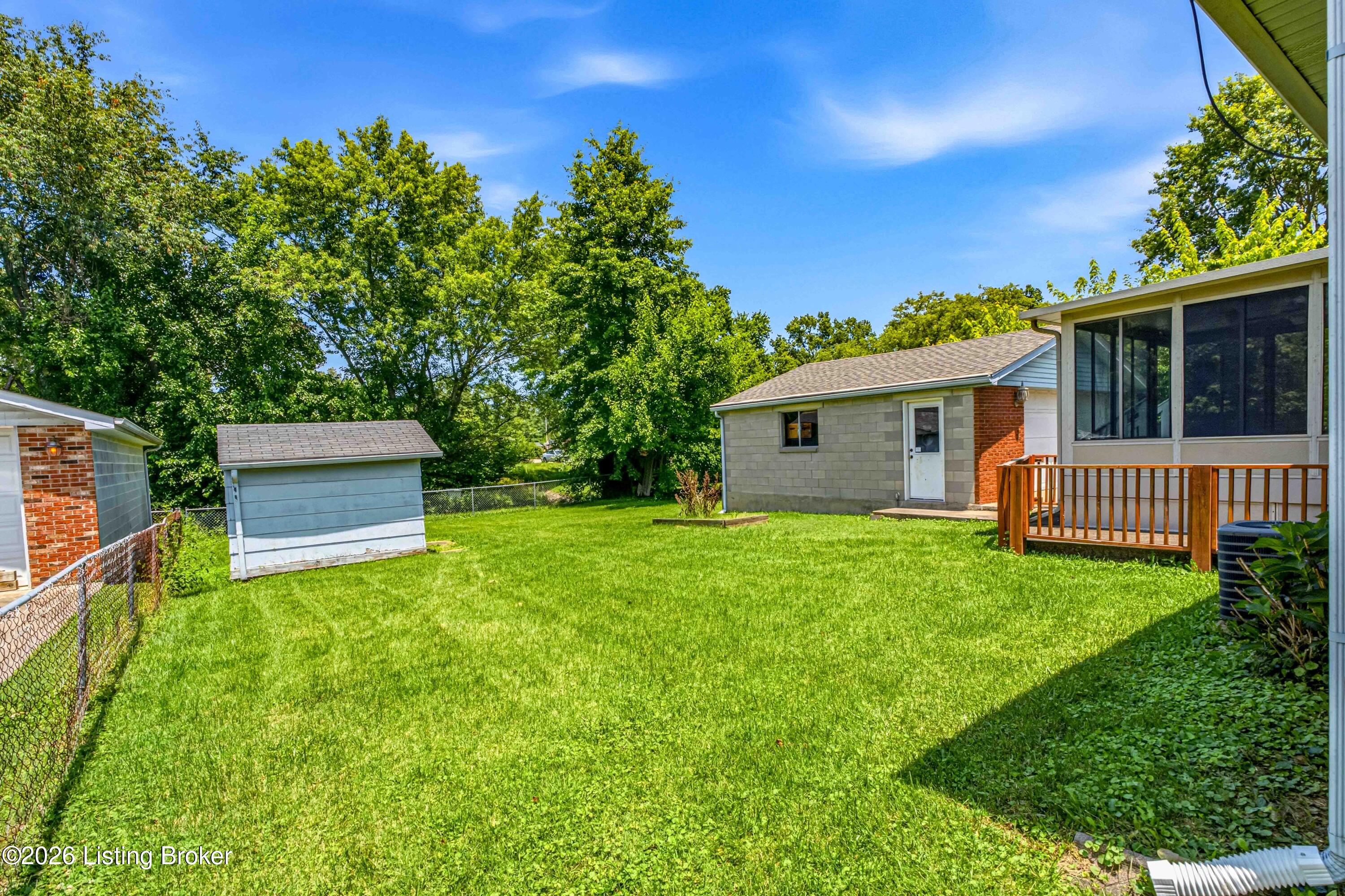 6703 Barbrook Road Louisville, KY 40258 - Photo 33 of 41 DSC00952