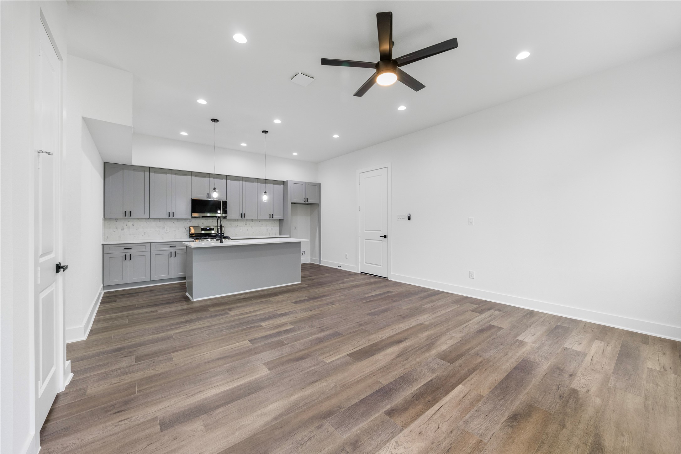 6804 Arabella Street, Unit B Houston, TX 77091 - Photo 7 of 9