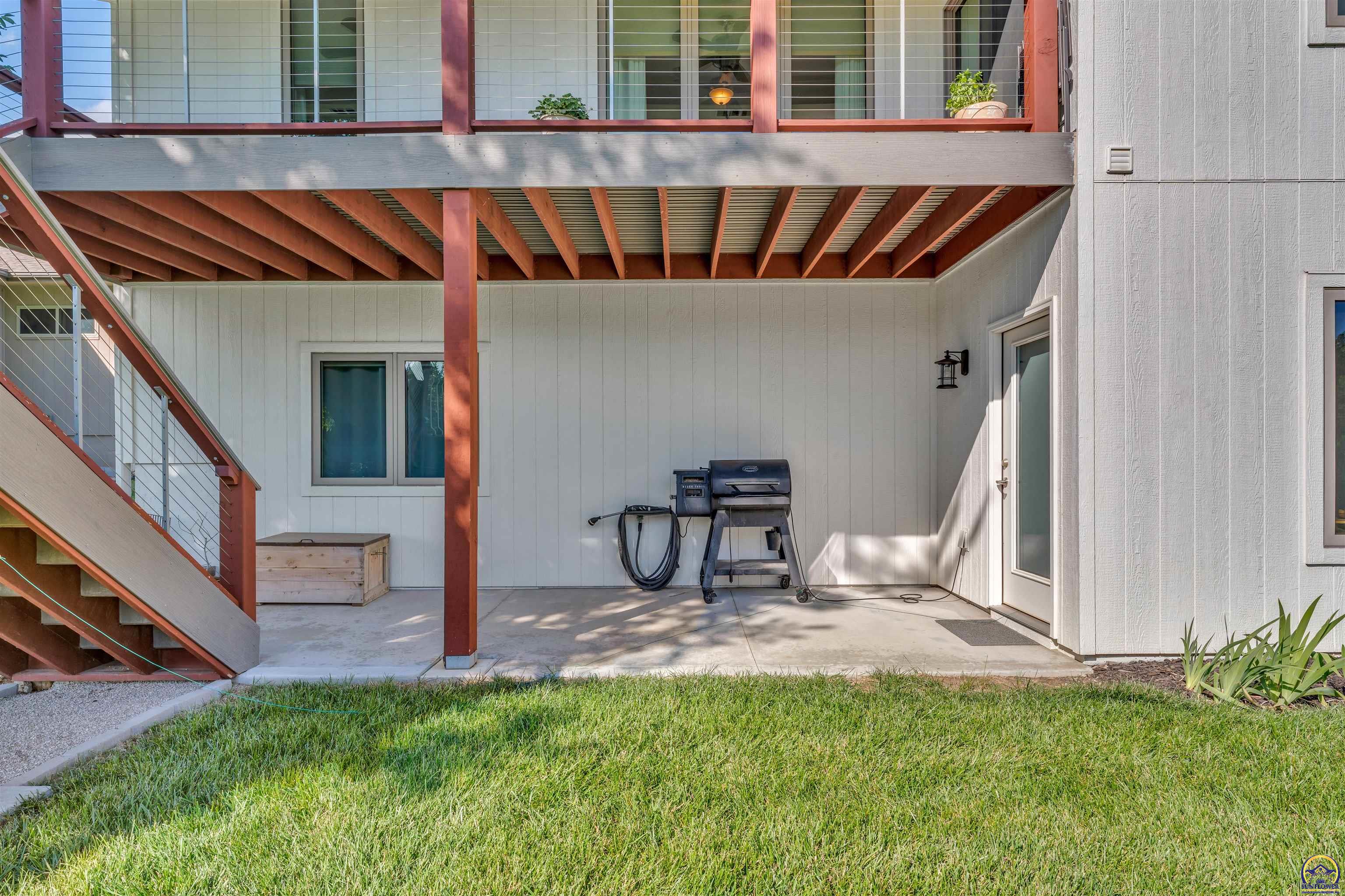 6131 Southwest 47th Street Topeka, KS 66610 - Photo 18 of 20 Covered Back Deck