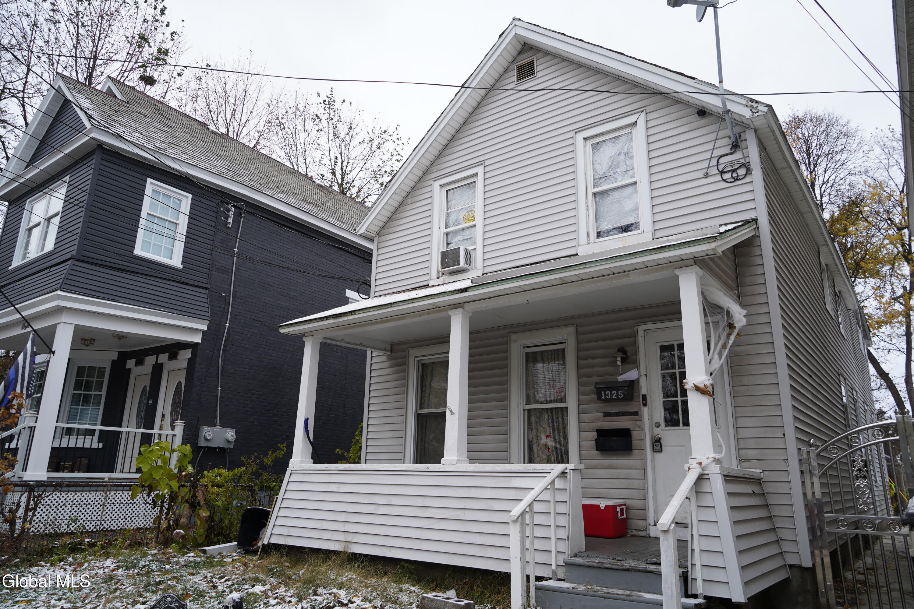 1325 6th Avenue Schenectady, NY 12303 - Photo 3 of 6 DSC01678