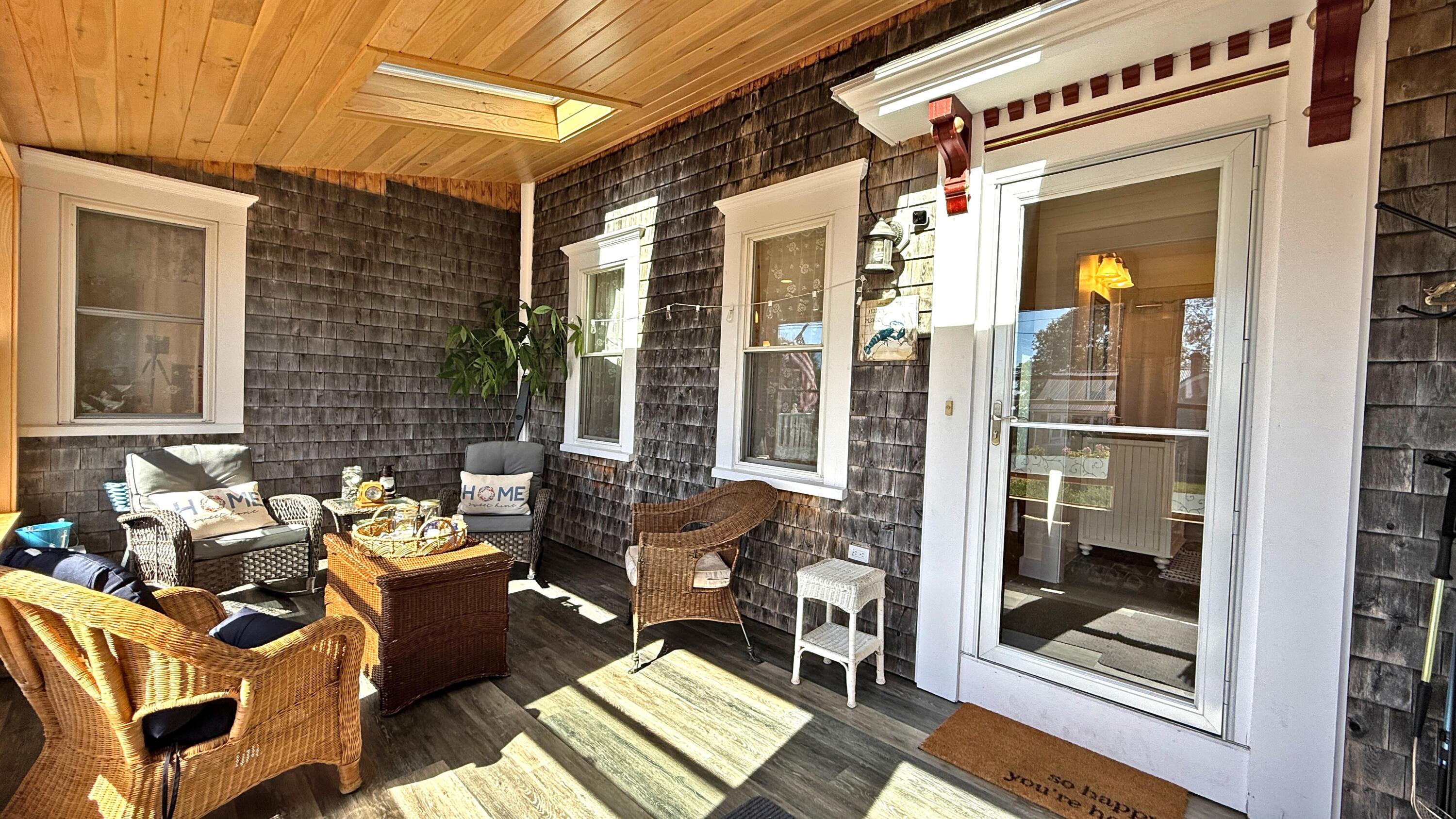 23 Washington Street Lubec, ME 04652 - Photo 3 of 49 Sunroom