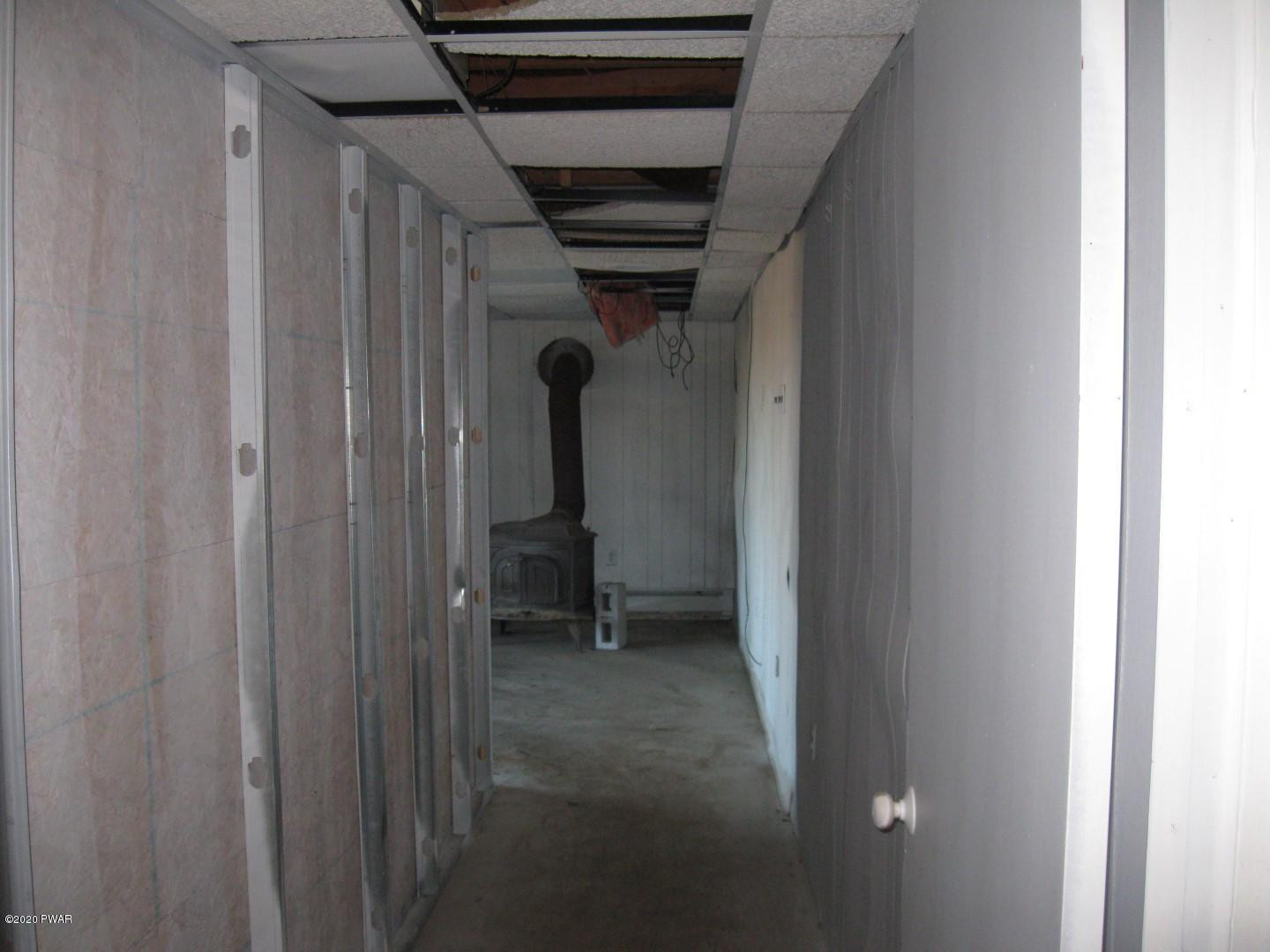 61 Leonard Road Pleasant Mount, PA 18453 - Photo 17 of 21 20-INTERIOR