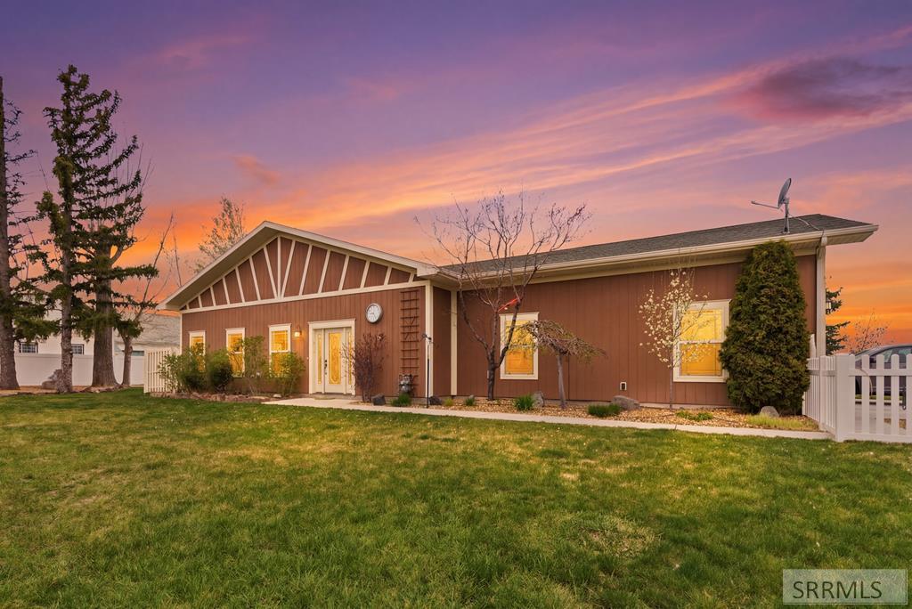 5934 South 45th Road West Idaho Falls, ID 83402 - Photo 1 of 42 Main View