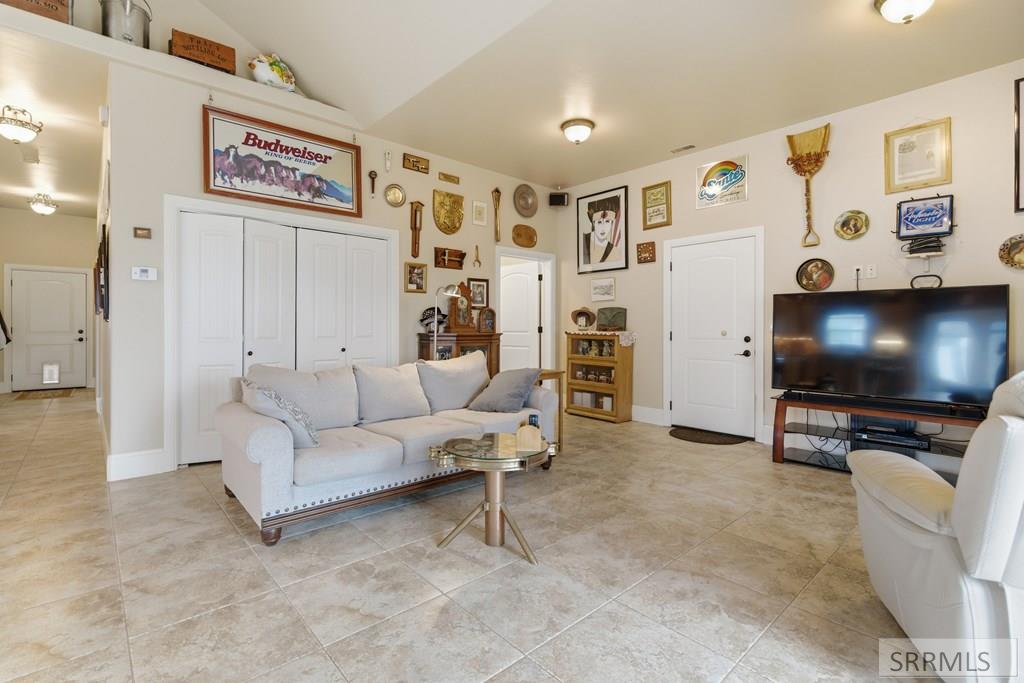 5934 South 45th Road West Idaho Falls, ID 83402 - Photo 3 of 42