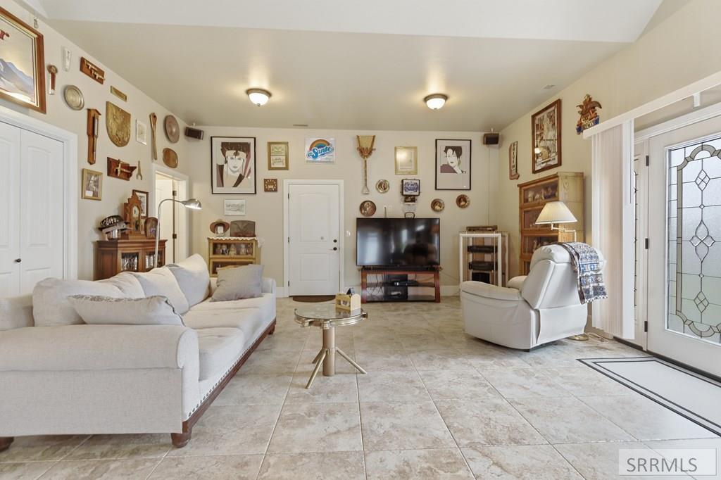 5934 South 45th Road West Idaho Falls, ID 83402 - Photo 6 of 42