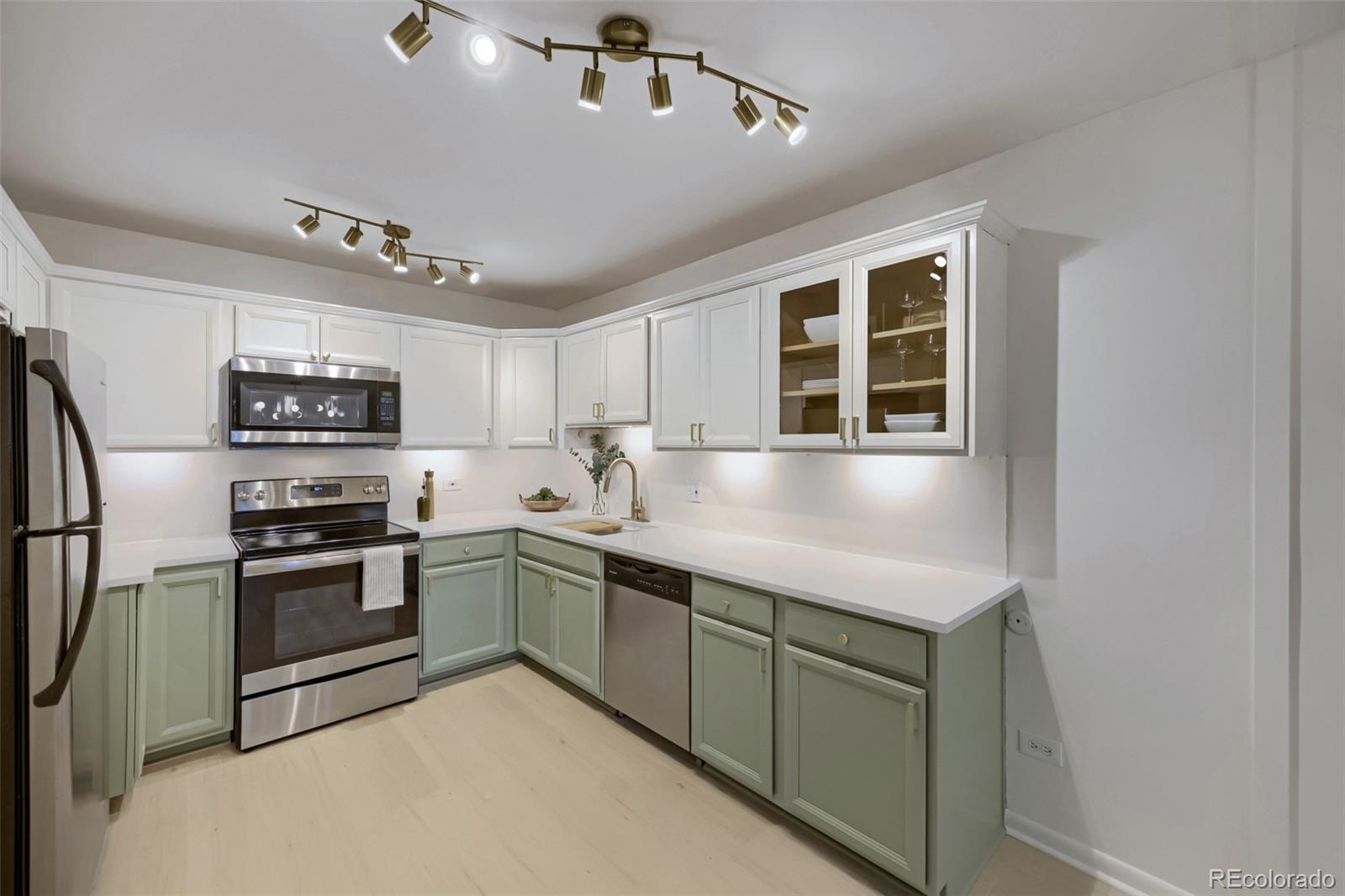 705 South Clinton Street, Unit 9B Denver, CO 80247 - Photo 3 of 21