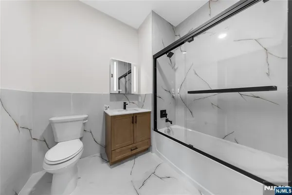 $2,150 | 87-89 Mary Street, Unit 505, Paterson, NJ 07503