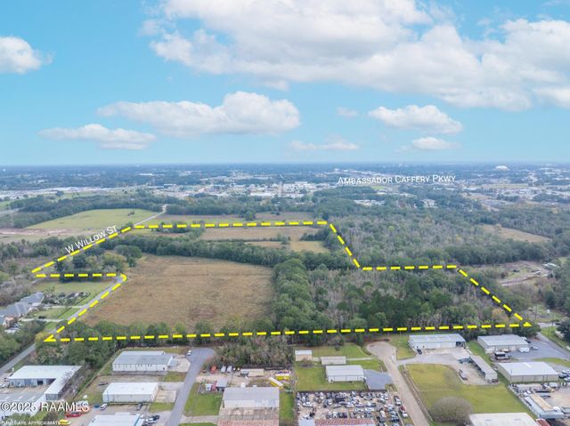 $850,000 | 2501 West Willow Street, Scott, LA 70583