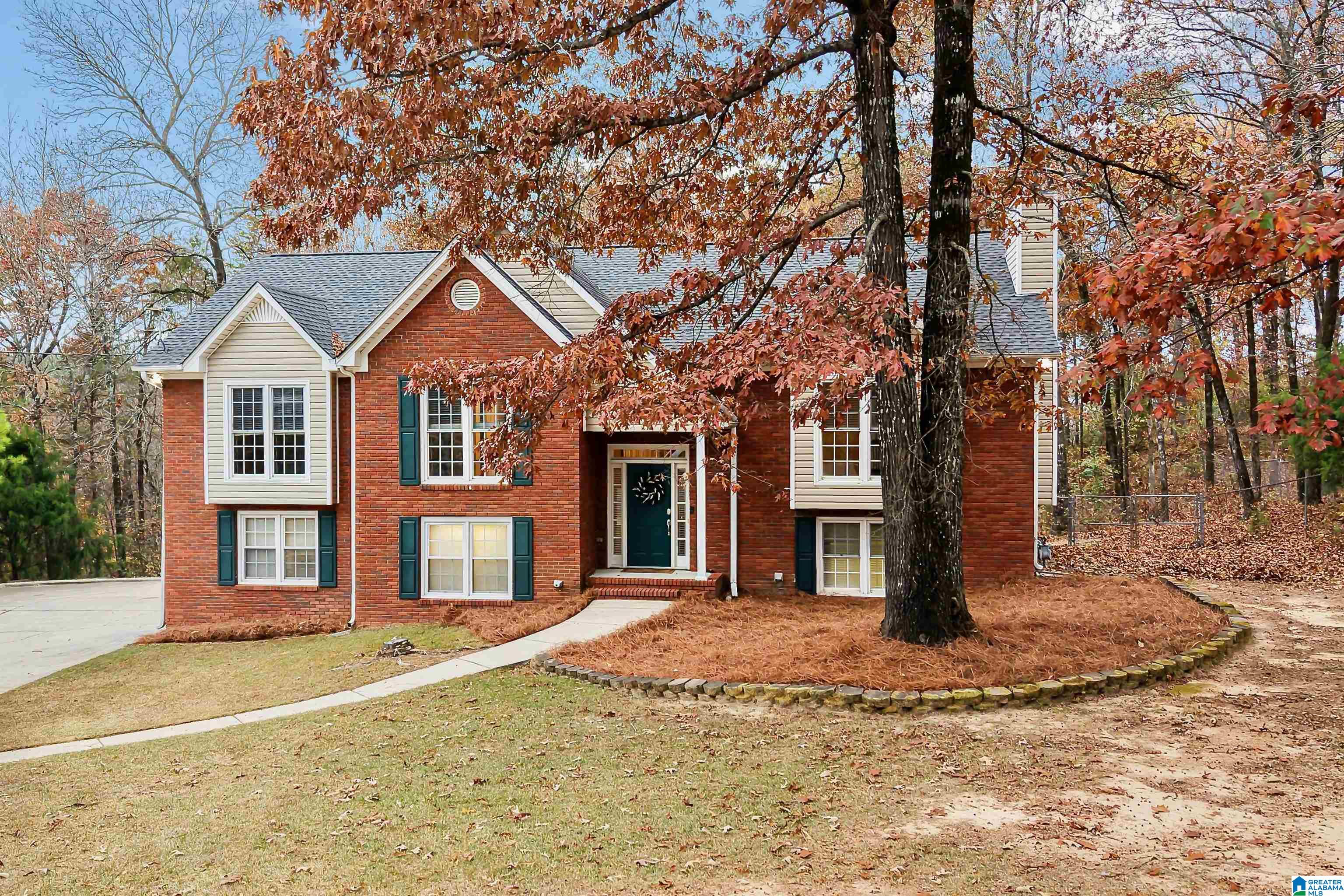 710 Forest Hills Trace Alabaster, AL 35007 - Photo 2 of 45