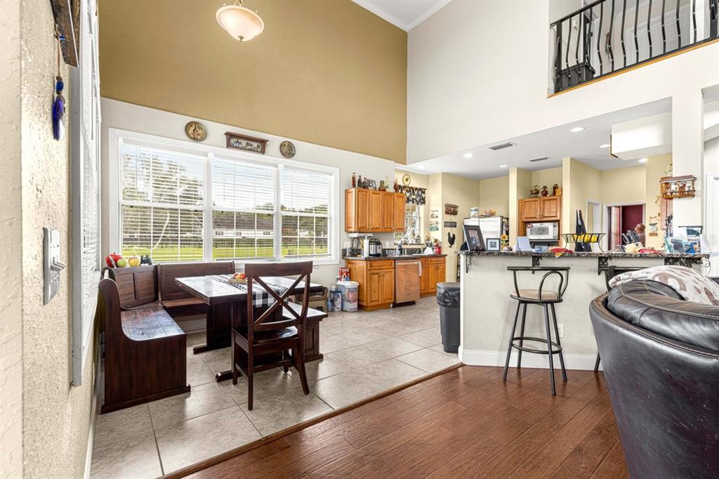 12345 Northeast 14th Avenue Anthony, FL 32617 - Photo 62 of 91 a living room with furniture and a large window