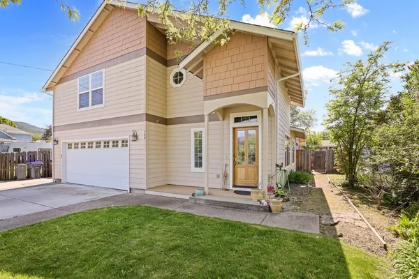 $527,500 | 107 North 1st Street, Talent, OR 97540